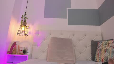 hanah_gray online show from 01.17.25