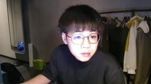 handsome_mannn online show from 12.18.24