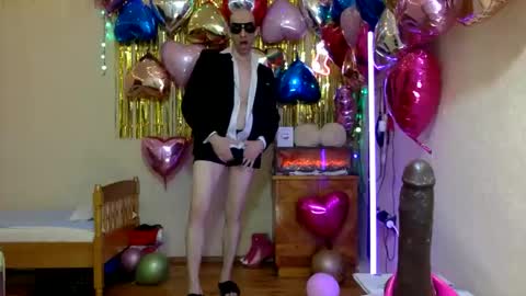 HandsomeAlfie online show from 04.25.26