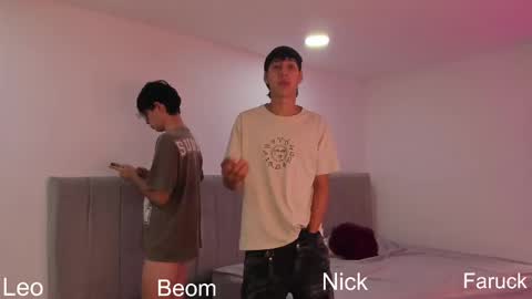 Snapshot of handsomeboys19 chatting on 09.12.25 leonardfarrucknick and otis online show from 09.12.25