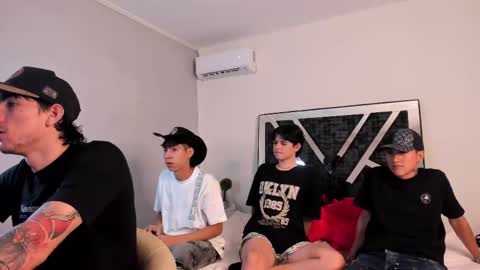 Snapshot of handsomeboys19 chatting on 10.08.25 leonardfarrucknick and otis online show from 10.08.25