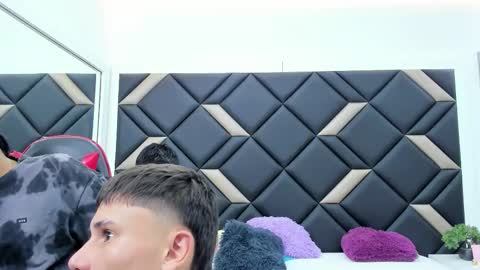 leonardfarrucknick and otis online show from 12.02.25