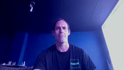 Snapshot of handsomeguy4ever chatting on 10.19.25 handsomeguy4ever online show from 10.19.25