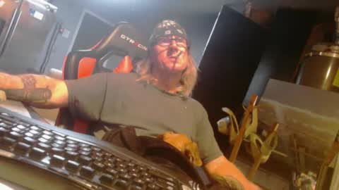 Snapshot of handyman5303 chatting on 12.28.24 Handystudman online show from 12.28.24