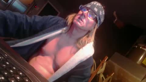 Snapshot of handyman5303 chatting on 01.05.25 Handystudman online show from 01.05.25