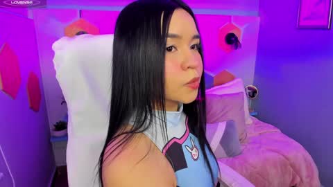 Snapshot of hanna__becker chatting on 01.24.25 hanna  online show from 01.24.25