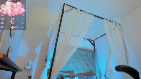 Snapshot of hanna__becker chatting on 09.28.25 hanna  online show from 09.28.25