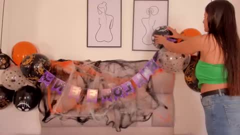 hanna__evans_ online show from 10.23.25