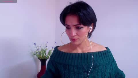 Snapshot of hanna_chloe chatting on 02.10.25 Sara online show from 02.10.25
