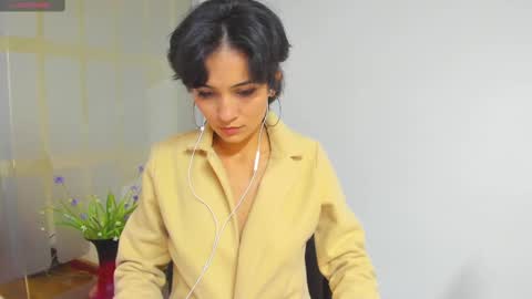 Snapshot of hanna_chloe chatting on 02.20.25 Sara online show from 02.20.25