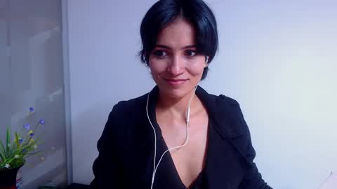 Snapshot of hanna_chloe chatting on 02.26.25 Sara online show from 02.26.25