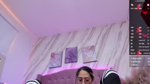 Snapshot of hanna_corne chatting on 12.19.24 HANNA online show from 12.19.24