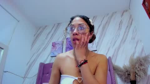 Snapshot of hanna_corne chatting on 12.29.24 HANNA online show from 12.29.24