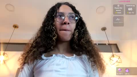 Snapshot of hanna_corne chatting on 09.18.25 HANNA online show from 09.18.25