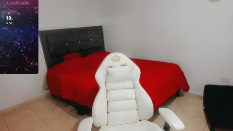 Snapshot of hanna_hottxx chatting on 02.15.25 hanna_hottxx online show from 02.15.25
