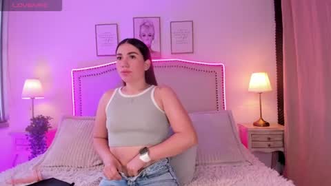 Snapshot of hanna_klover chatting on 06.17.26 Hanna Klover online show from 06.17.26