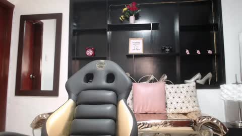 hanna_lamber online show from 01.21.25