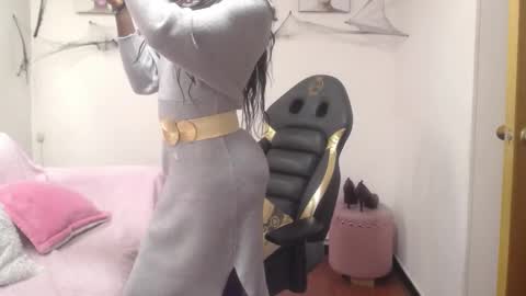 hanna_lamber online show from 10.11.25