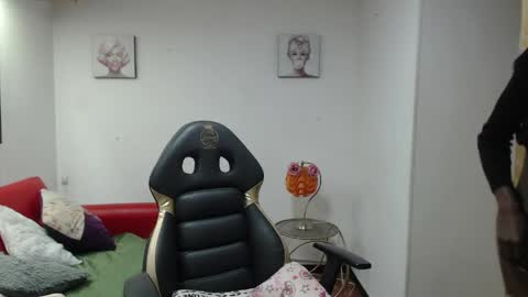 hanna_lamber online show from 03.31.26