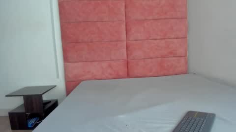 Snapshot of hanna_lens chatting on 10.29.25 Hanna lens online show from 10.29.25