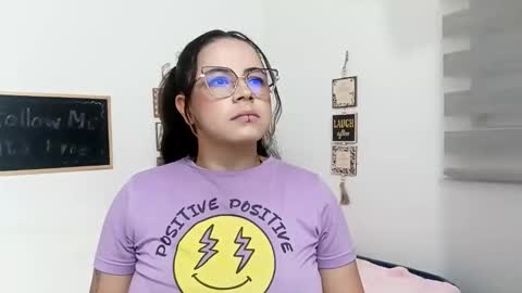 Snapshot of hanna_moons chatting on 02.17.26 hanna_moons online show from 02.17.26