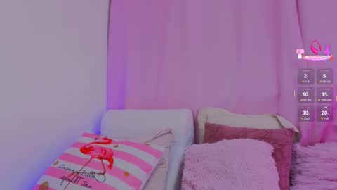 Snapshot of hannablaze_ chatting on 10.07.25 HannaB online show from 10.07.25