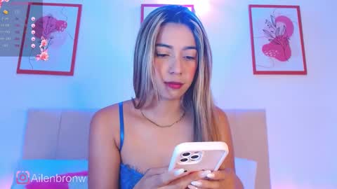 Snapshot of hannabronw chatting on 02.08.25 Eliana online show from 02.08.25