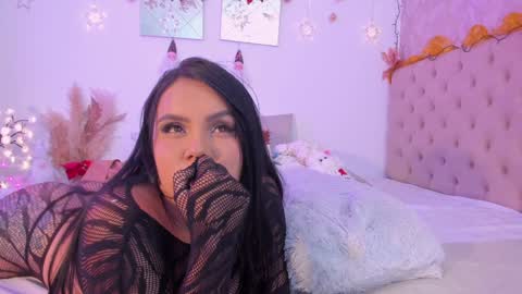 Hanna Brunn  online show from 12.17.24