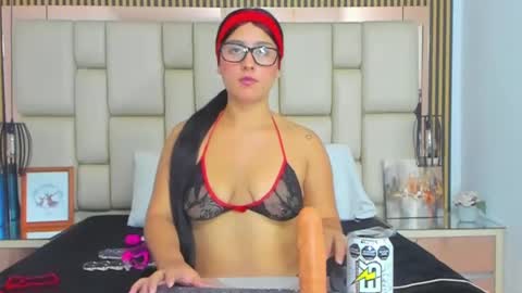 HannaClaire online show from 09.19.25