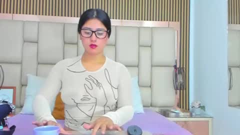 HannaClaire online show from 09.20.25