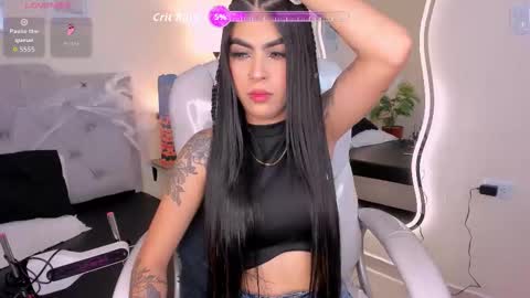 Snapshot of hannacolleman chatting on 10.28.25 Hanna online show from 10.28.25