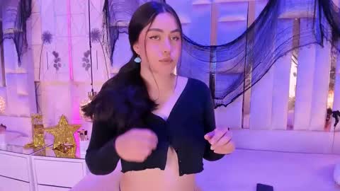 hannacollins_2 online show from 11.30.25