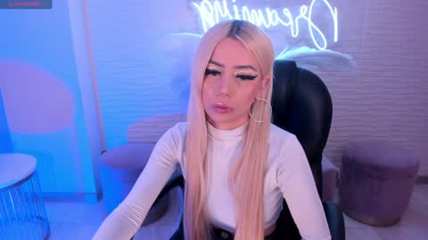  Hanna Connor  online show from 01.15.25