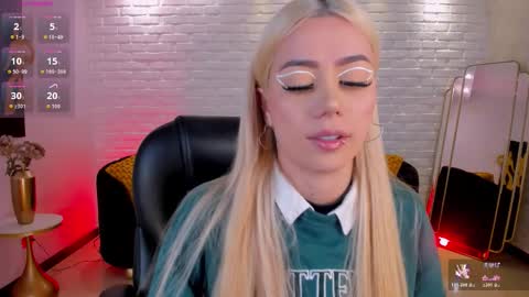  Hanna Connor  online show from 11.14.25