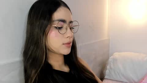 Hanna Connor online show from 10.03.25