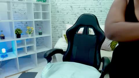 Snapshot of hannah__jackson chatting on 10.15.25 Hannah  online show from 10.15.25
