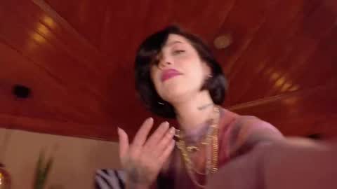 Hannah  online show from 10.08.25