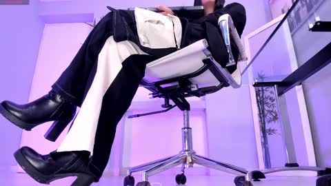 HANNAH HOWELL online show from 02.27.25