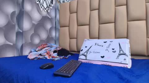 hannah_teehn online show from 10.06.25