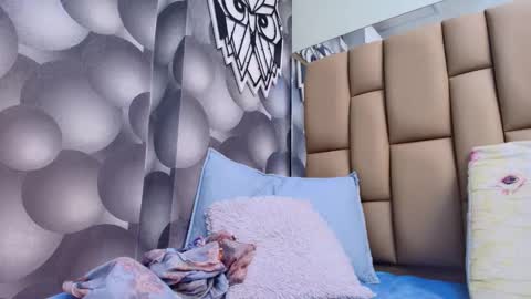 hannah_teehn online show from 10.18.25