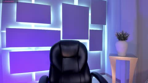 HANNAH J online show from 09.24.25