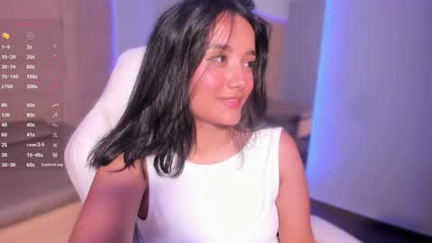 hannahmonttgomery  Help me reach 100 Hands up online show from 02.05.26