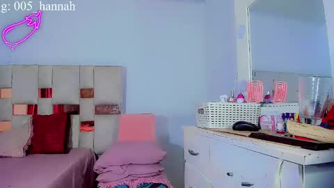 Snapshot of hannahsmit_ chatting on 10.02.25 hannahsmit_ online show from 10.02.25