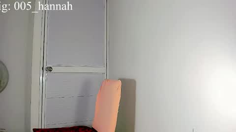 Snapshot of hannahsmit_ chatting on 10.12.25 hannahsmit_ online show from 10.12.25