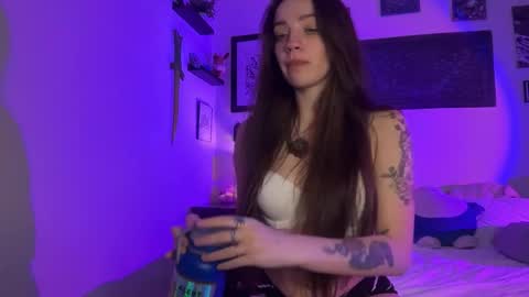 Hannah Taylor online show from 02.23.26