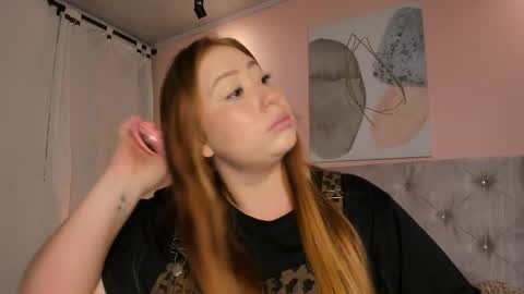 hannamartinn_ online show from 04.24.26