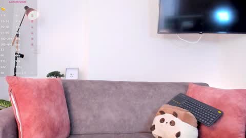 Snapshot of hannaos chatting on 01.06.25 Hanna Os online show from 01.06.25