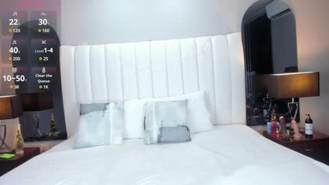 HannaPaola online show from 12.19.24