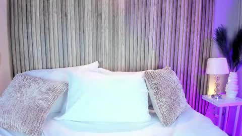 HannaPaola online show from 01.08.26