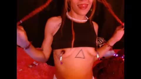 Snapshot of hannaqueen23 chatting on 09.26.25 hannaqueen23 online show from 09.26.25